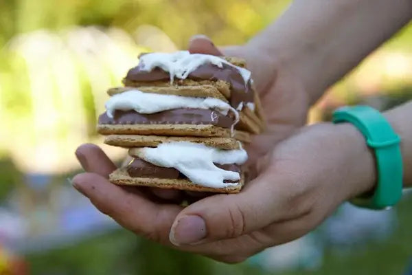 S’mores Over the Campfire: A Sweet American Tradition
